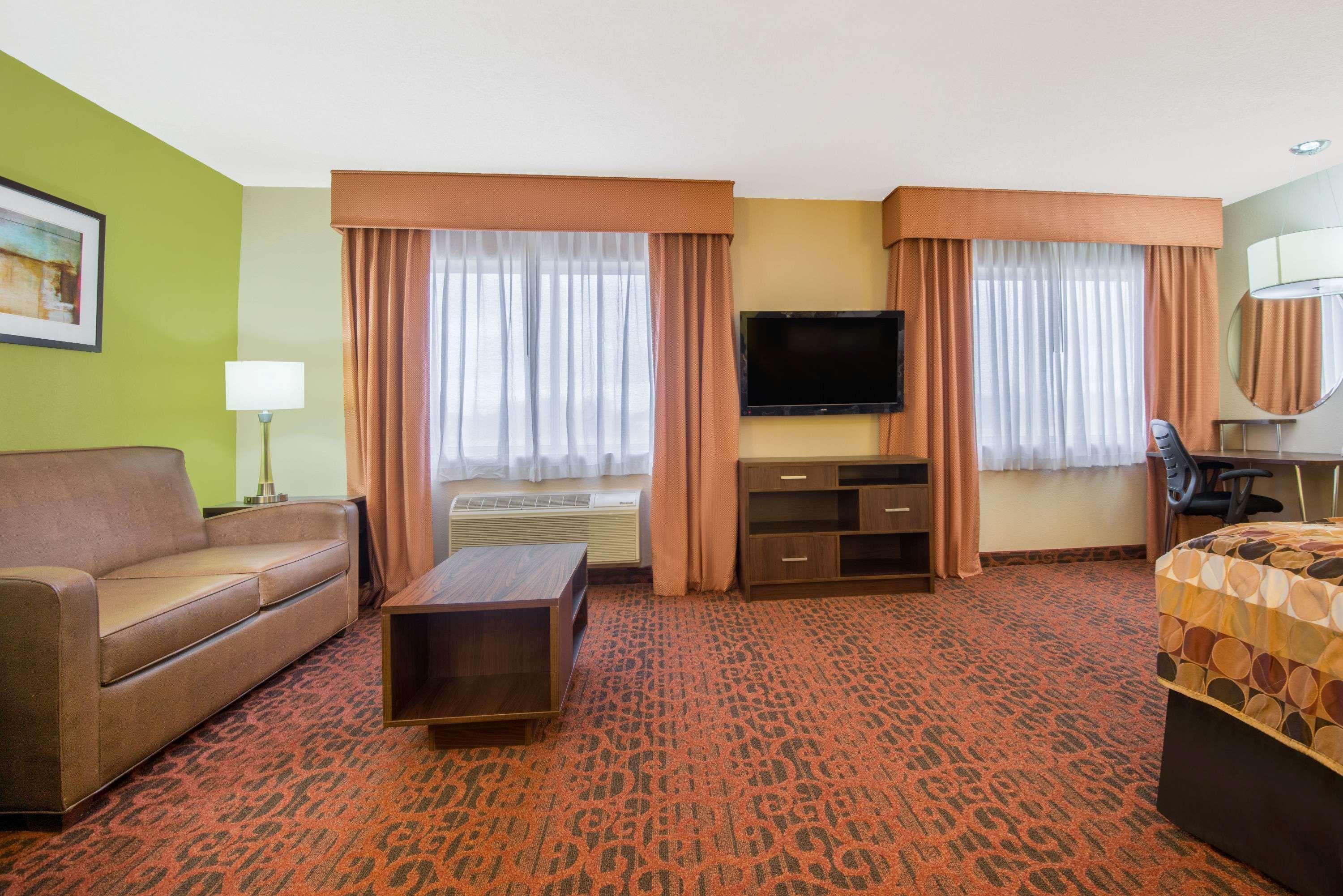 Super 8 By Wyndham Portales Motel Exterior photo
